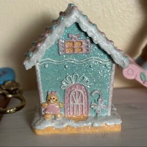 Charming Holiday Gingerbread House Decor